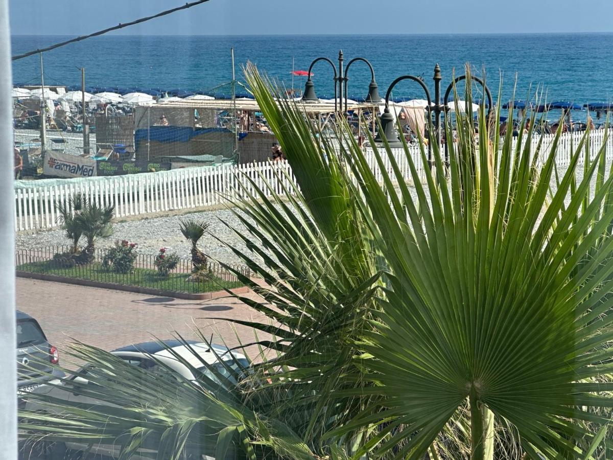 Appartamento Aria Del Mare Ventimiglia Exteriér fotografie