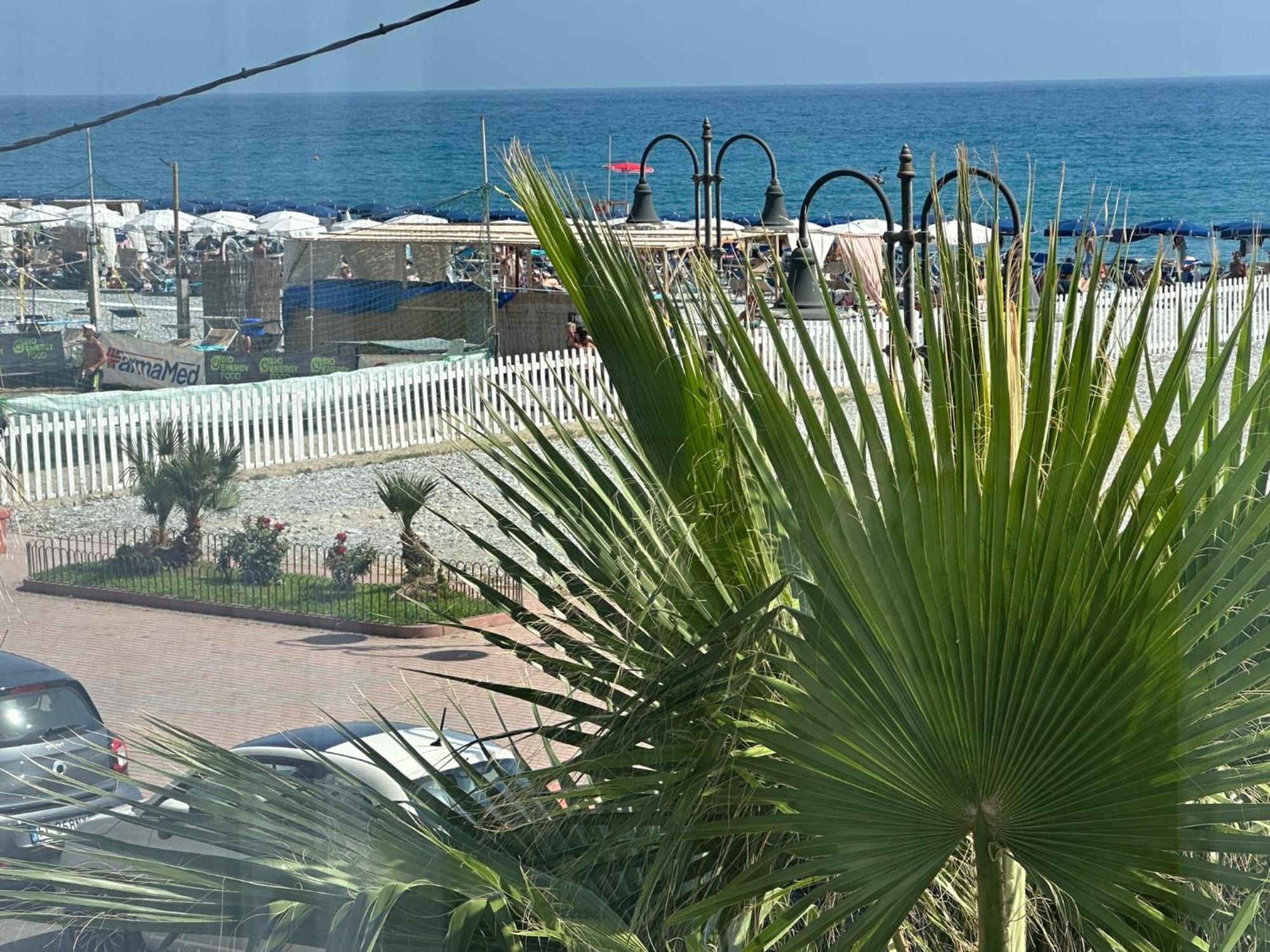 Appartamento Aria Del Mare Ventimiglia Exteriér fotografie